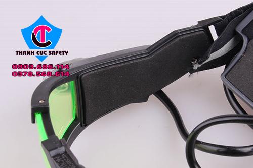 kính bảo hộ đa năng kết hợp đèn pin kính bảo hộ đa năng kết hợp đèn pin