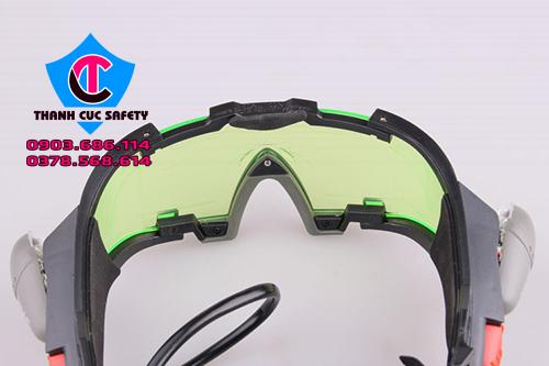 kính bảo hộ đa năng kết hợp đèn pin kính bảo hộ đa năng kết hợp đèn pin